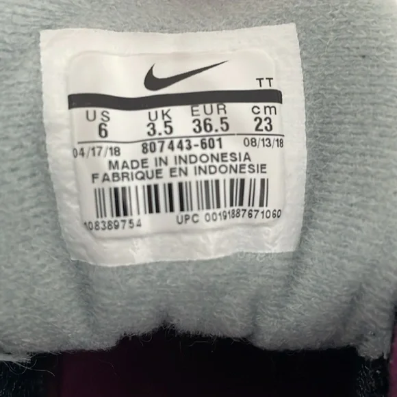 Nike Air Max 95 Sneakers - Picture 10 of 12